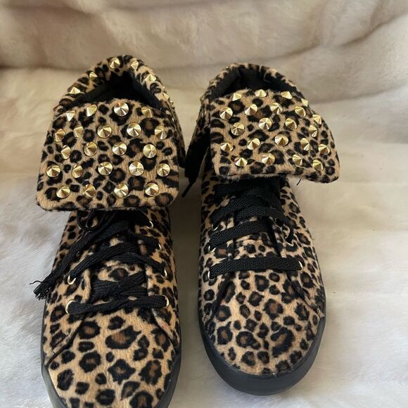 Cute to the Core Leopard prints studs versatile lace up /ankle sneakers … - Picture 11 of 12